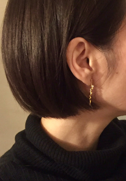 COIL PEARL EARRINGS (Sold as Single)